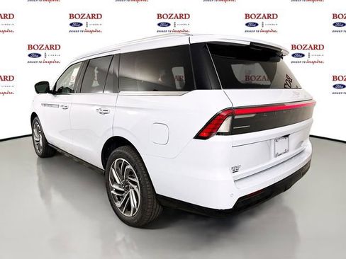 New 2026 Lincoln Navigator Reserve AWD/4WD image 6