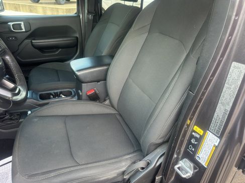 Used 2021 Jeep Wrangler Unlimited Sport S image 21
