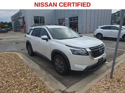 Certified 2025 Nissan Pathfinder SV