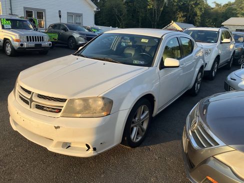Used 2014 Dodge Avenger SXT w/ Rallye Appearance Group FWD image 2