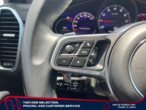 Used 2023 Porsche Cayenne Platinum Edition AWD/4WD image 27