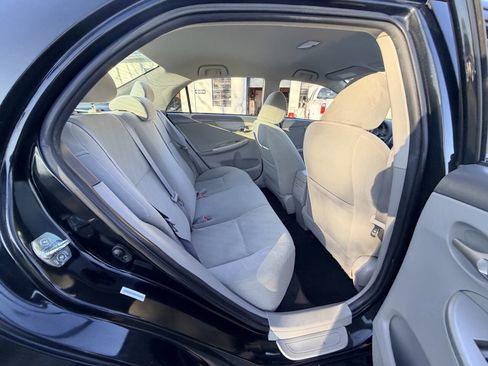 Used 2010 Toyota Corolla LE FWD image 21