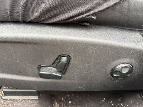 Used 2018 Chrysler 300 Touring w/ Sport Appearance Package image 14