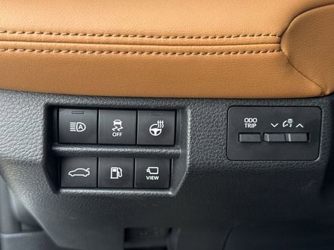 Used 2021 Toyota Avalon Limited w/ Advanced Safety Package image 22