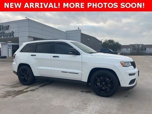 Used 2018 Jeep Grand Cherokee Summit w/ Skid Plate Group image 2