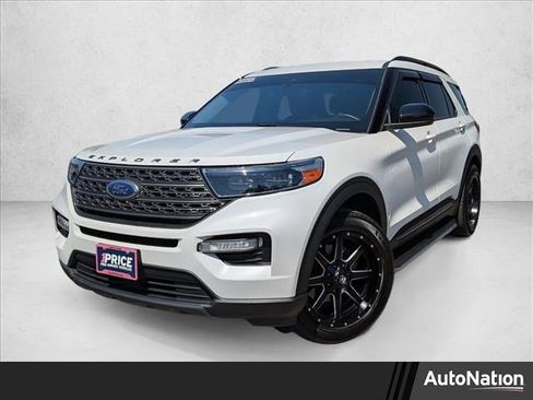 Used 2022 Ford Explorer XLT w/ Equipment Group 202A AWD/4WD image 1