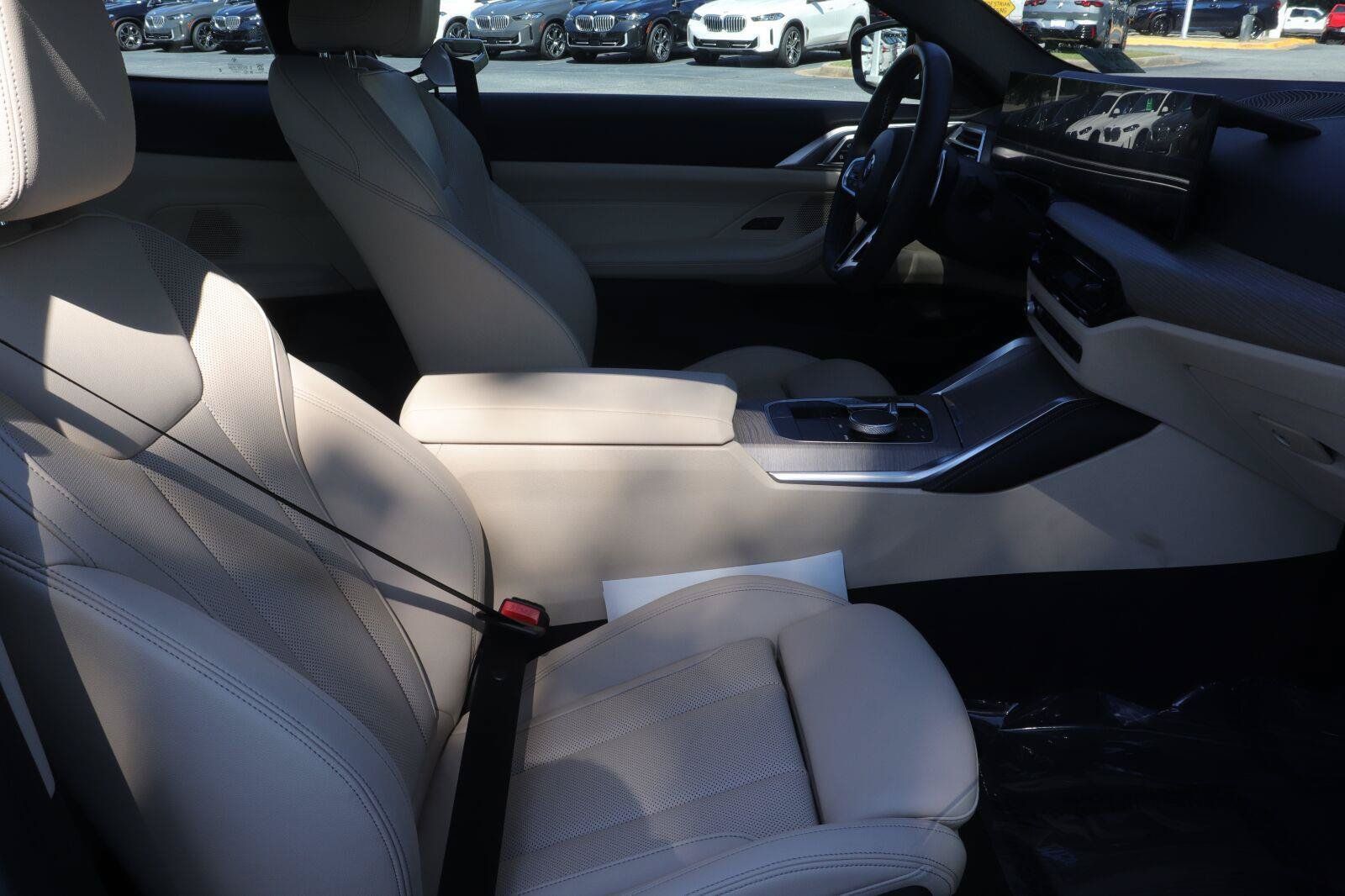 Used 2025 BMW M440i Coupe w/ Parking Assistance Package RWD image 14