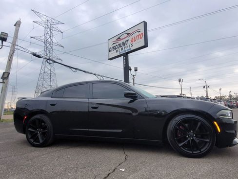Used 2015 Dodge Charger R/T image 15