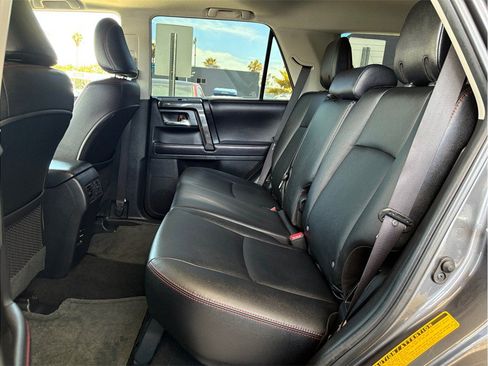 Used 2018 Toyota 4Runner TRD Off-Road Premium w/ Convenience Package AWD/4WD image 20