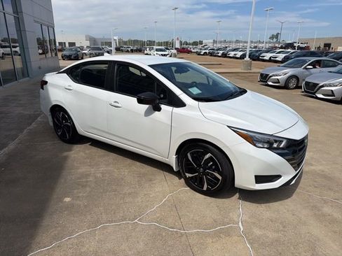 New 2025 Nissan Versa SR image 5