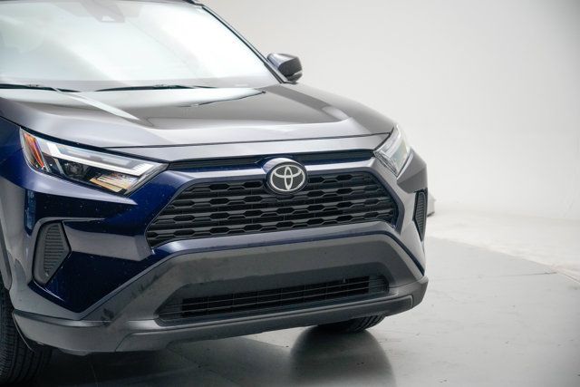 Used 2025 Toyota RAV4 XLE AWD/4WD image 9