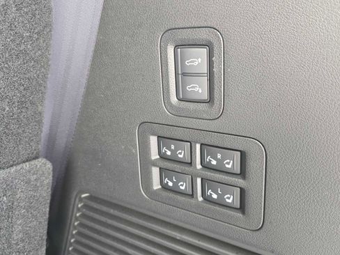 Certified 2025 INFINITI QX80 Sensory image 30