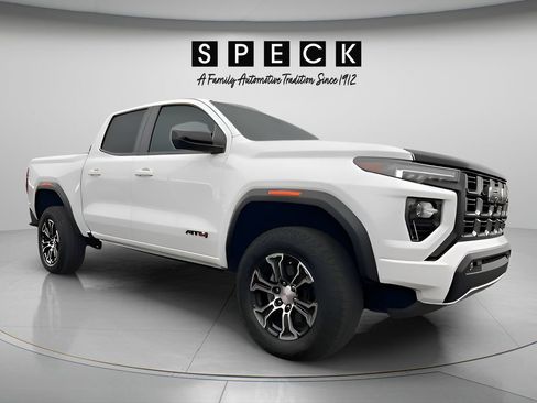 Used 2023 GMC Canyon AT4 w/ Canyon Safety Plus Package AWD/4WD image 6