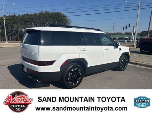 Used 2025 Hyundai Santa Fe SEL image 3