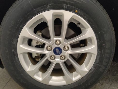 Used 2020 Ford Escape SE image 31