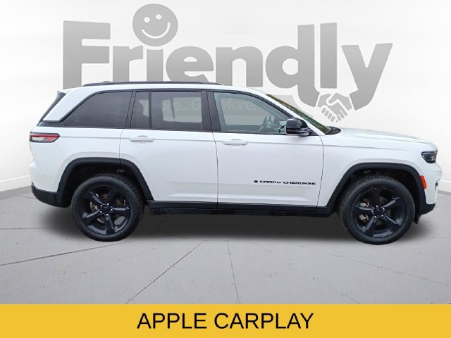 Used 2023 Jeep Grand Cherokee Limited w/ Black Appearance Package AWD/4WD image 4