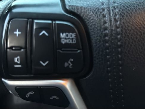 Used 2019 Toyota Highlander LE image 14