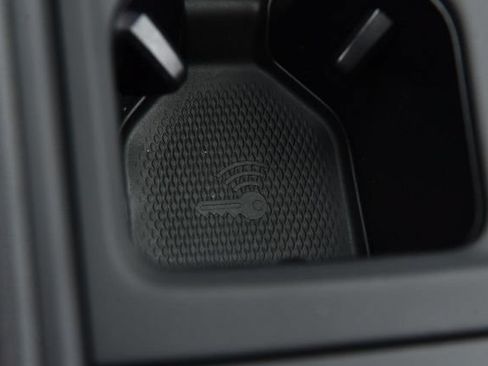 New 2026 Volkswagen Tiguan SE R-Line AWD/4WD image 16