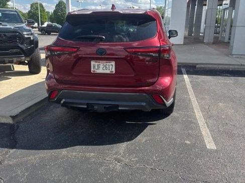 Used 2023 Toyota Highlander Limited AWD/4WD image 5