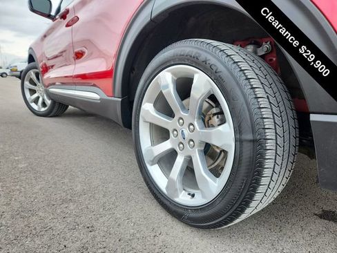 Used 2020 Ford Explorer Platinum w/ Premium Technology Package image 16