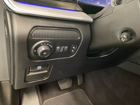 Used 2023 Jeep Grand Wagoneer L Series III AWD/4WD image 19