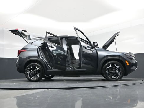 New 2026 Kia Seltos S image 21