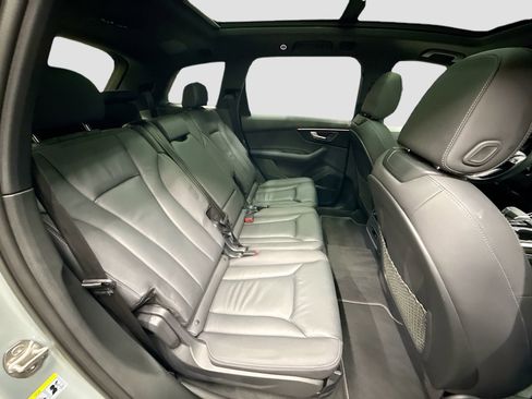 Used 2025 Audi Q7 3.0T Premium Plus AWD/4WD image 29