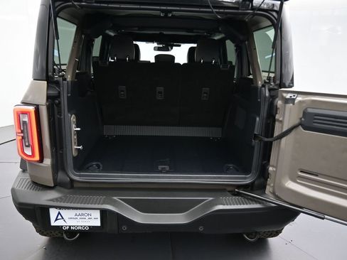 Used 2025 Ford Bronco Badlands image 16