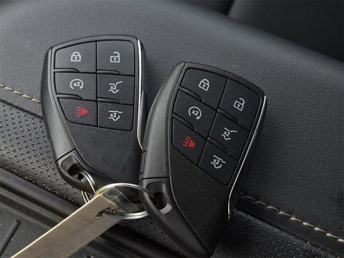 Used 2021 GMC Yukon SLT image 40