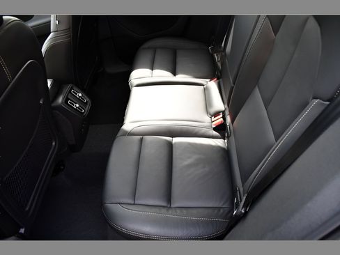 Certified 2023 Volvo XC40 B5 Plus w/ Protection Package Premier AWD/4WD image 16