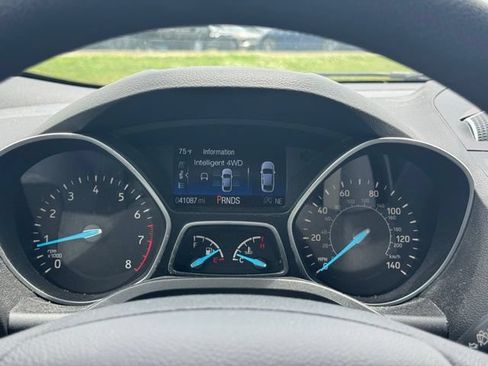 Used 2017 Ford Escape SE AWD/4WD image 19