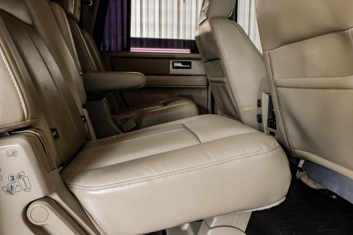 Used 2014 Ford Expedition EL Limited w/ Equipment Group 301A AWD/4WD image 33