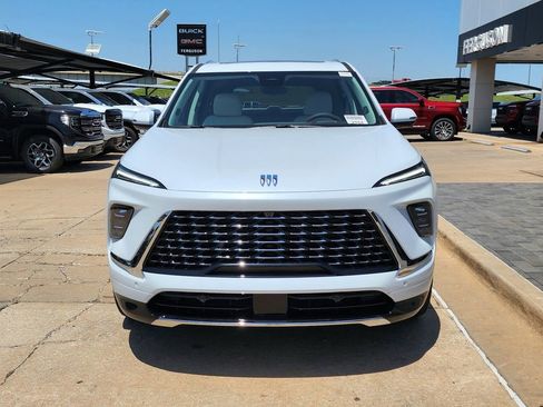 New 2026 Buick Enclave Avenir w/ Super Cruise Package AWD/4WD image 9
