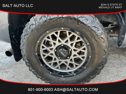 Used 2010 Toyota Tundra 4x4 Double Cab w/ SR5 Pkg image 8