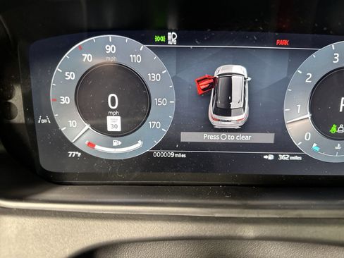 Used 2025 Land Rover Range Rover Velar S image 29