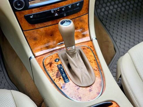 Used 2009 Mercedes-Benz E 350 4MATIC Wagon image 21