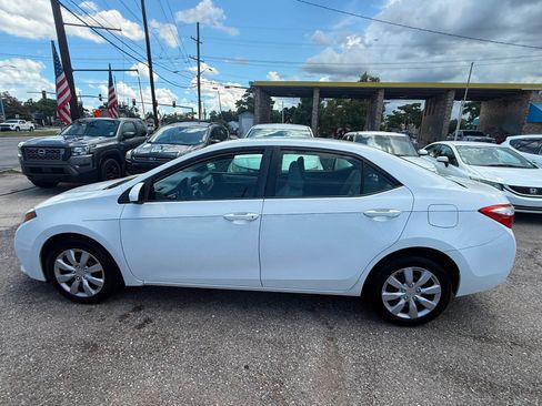 Used 2015 Toyota Corolla LE FWD image 3