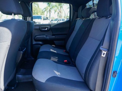 Used 2020 Toyota Tacoma TRD Off-Road w/ Technology Package image 32