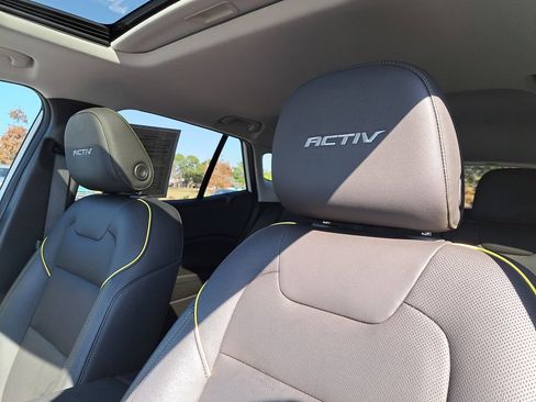 Used 2025 Chevrolet Trax ACTIV w/ Sunroof Package image 16