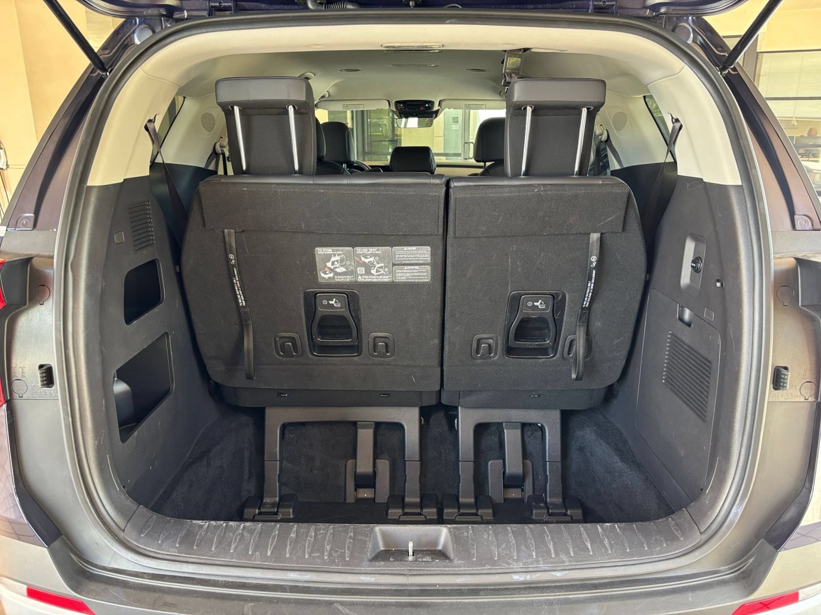 Used 2026 Kia Carnival FWD image 33