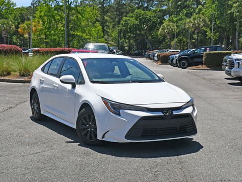 Certified 2023 Toyota Corolla LE FWD image 6