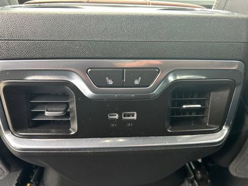 Used 2025 GMC Sierra 3500 Denali Ultimate AWD/4WD image 21