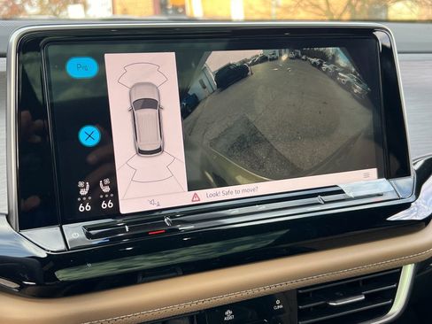 New 2026 Volkswagen Atlas Cross Sport SE image 25