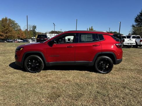 New 2026 Jeep Compass Latitude AWD/4WD image 10