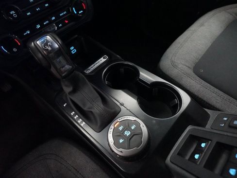 Used 2025 Ford Bronco Big Bend image 16