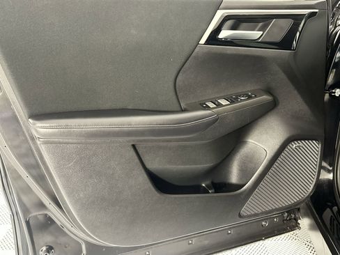 Used 2025 Mitsubishi Outlander ES FWD image 28