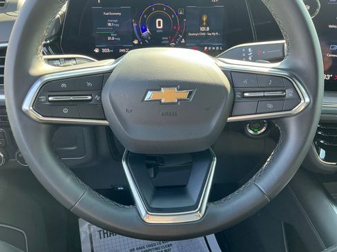 Used 2025 Chevrolet Tahoe LT image 37