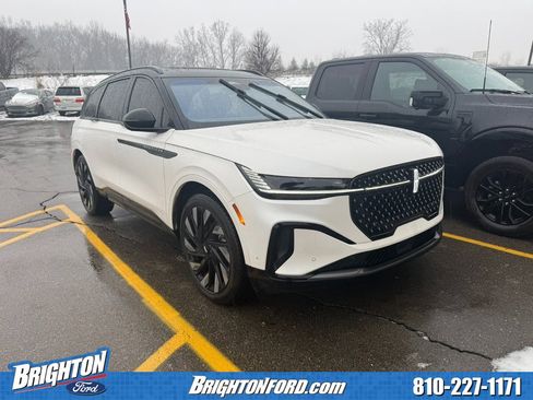 Used 2024 Lincoln Nautilus Reserve w/ Equipment Group 203A image 1