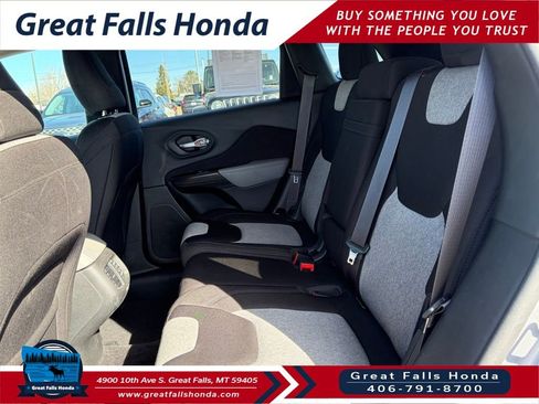 Used 2014 Jeep Cherokee Sport image 23