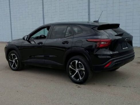 Certified 2024 Chevrolet Trax RS w/ Sunroof Package FWD image 6